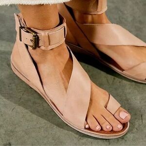 Free People vale boot sandals 7.5 NEW NIB taupe leather